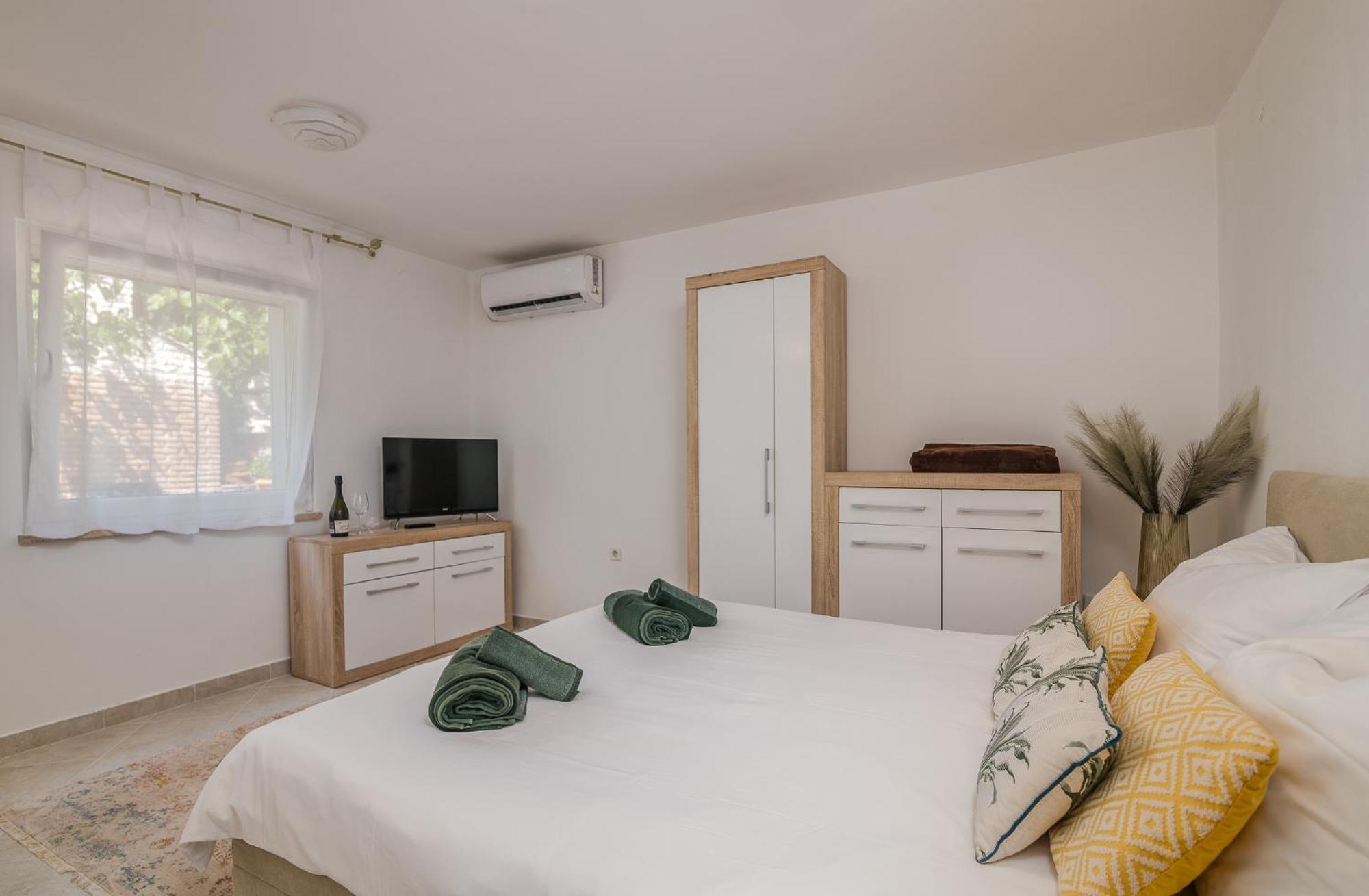 Apartments Stella & Luna 크르크 외부 사진